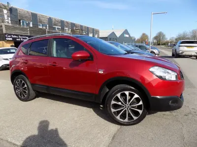 Używany Nissan Qashqai N-TEC 110 KM (80 kW) 2012 Czerwony SUV