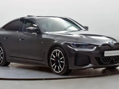 Begagnad BMW i4 Shadowline 394 kW (537 HK) 2023 Grå Sedan
