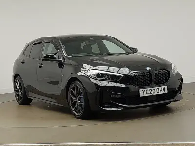 Begagnad BMW 120 M Sport 190 HK (139 kW) 2020 Svart Halvkombi