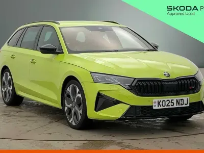 Used Skoda Octavia vRS 195 HP (143 kW) 2025 Hyper green Estate