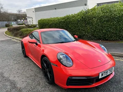 Begagnad Porsche 911 2019 Orange Sportkupé