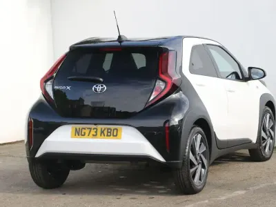 Used Toyota Aygo X 72 HP (52 kW) 2023 White SUV