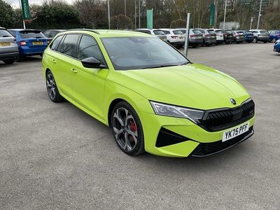 Used Skoda Octavia vRS 204 HP (150 kW) 2025 Green Estate