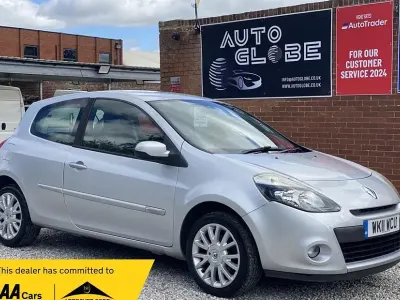 Used Renault Clio Dynamique 73 HP (53 kW) 2011 Silver Hatchback