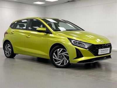 Used Hyundai i20 Advanced 90 HP (66 kW) 2024 Yellow Hatchback