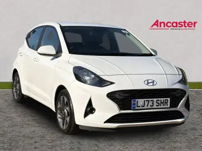 Used Hyundai i10 Advanced 2023 White Hatchback