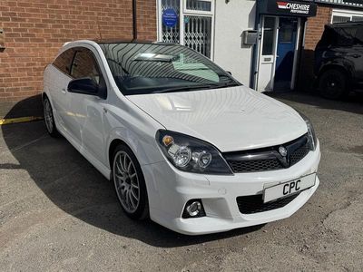 Used Vauxhall Astra Edition 270 HP (198 kW) 2010 White Hatchback