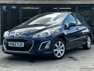 Gebraucht Peugeot 308 92 PS (67 kW) 2013 Blau Kleinwagen