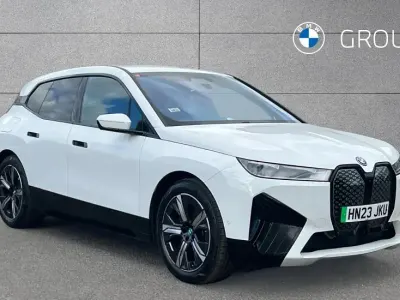 Usado BMW iX M Sport 239 kW (326 HP) 2023 Branco SUV