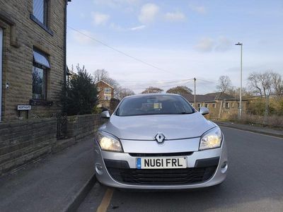 Used Renault Mégane III Dynamique 110 HP (80 kW) 2011 Silver Hatchback