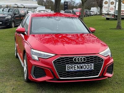 Begagnad Audi A3 Sportback S-Line 150 HK (110 kW) 2023 Röd Halvkombi