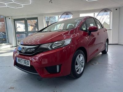 Used Honda Jazz SE 102 HP (75 kW) 2017 Red Hatchback
