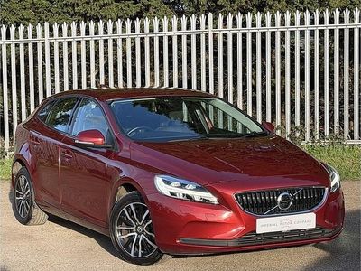 Used Volvo V40 Momentum 122 HP (89 kW) 2016 Red Hatchback
