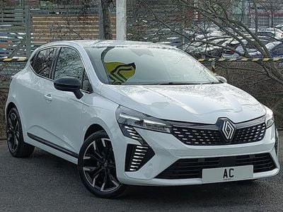 New Renault Clio V Techno 143 HP (105 kW) 2025 Solid  glacier white Hatchback