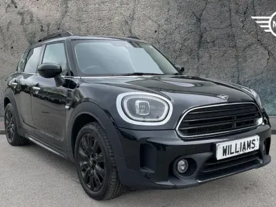 Używany Mini Cooper Countryman Classic 134 KM (98 kW) 2022 Czarny SUV