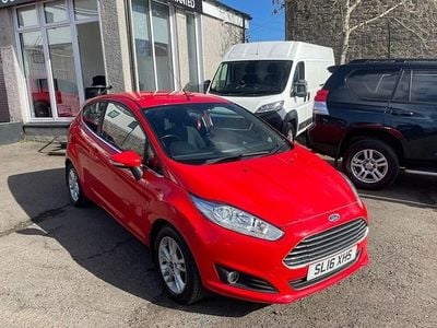 Used Ford Fiesta Zetec 82 HP (60 kW) 2016 Red Hatchback
