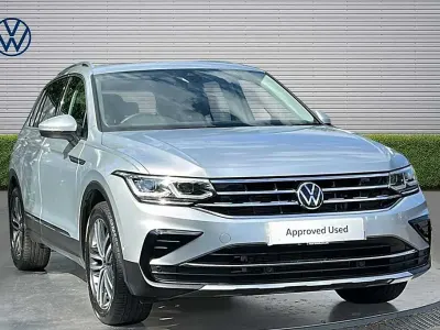 Used VW Tiguan Elegance 150 HP (110 kW) 2023 Reflex silver metallic SUV