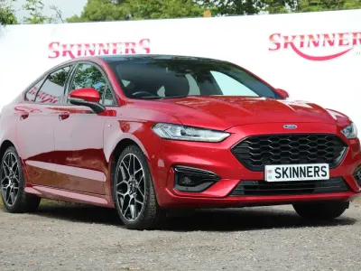 Used Ford Mondeo ST-Line 190 HP (139 kW) 2022 Red Hatchback