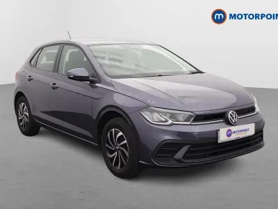 Begagnad VW Polo Life 2024 Grå Halvkombi