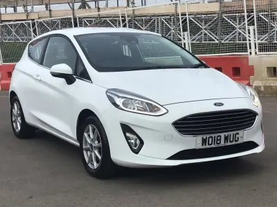 Usado Ford Fiesta Zetec 85 HP (62 kW) 2018 Branco Citadino