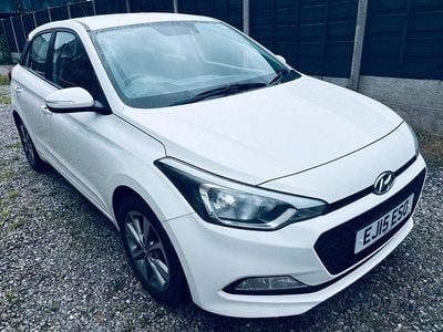 Used Hyundai i20 SE 2015 White Hatchback