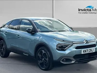 Begagnad Citroën C4 Shine 110 HK (80 kW) 2021 Blå Halvkombi