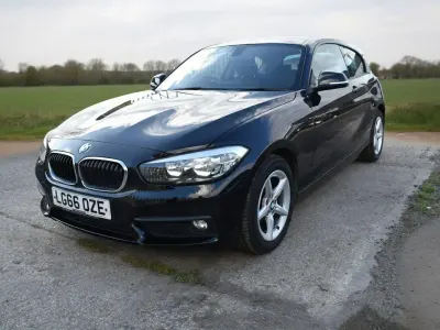 Begagnad BMW 116 Efficient Dynamics 2016 Svart Halvkombi