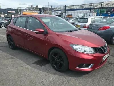 Używany Nissan Pulsar Acenta 110 KM (80 kW) 2015 Czerwony Hatchback