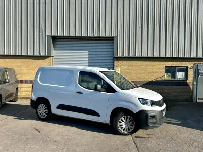 Used Peugeot Partner 131 HP (96 kW) 2021 White MPV