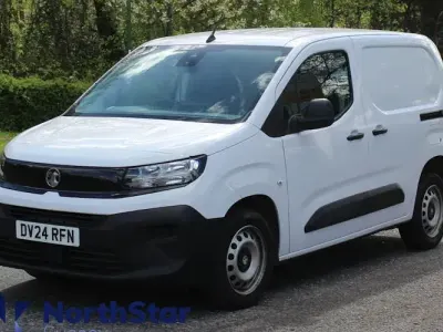Usado Vauxhall Combo S 102 CV (75 kW) 2024 Blanco Monovolumen
