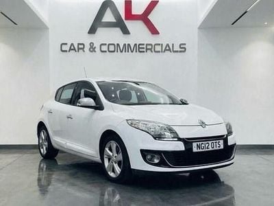 Used Renault Mégane III Dynamique 110 HP (80 kW) 2012 White Hatchback