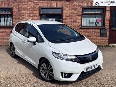 Begagnad Honda Jazz EX 102 HK (75 kW) 2016 Vit Halvkombi