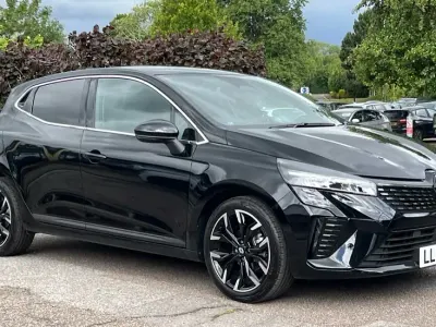 New Renault Clio Techno 2026 Metallic  diamond black  Hatchback