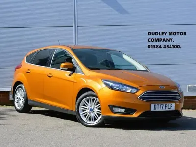 Used Ford Focus Zetec 125 HP (91 kW) 2017 Orange Hatchback