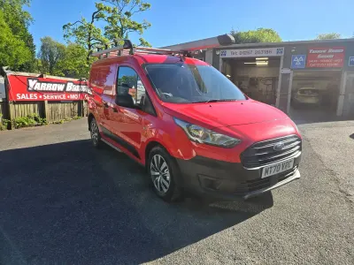 Käytetty Ford Transit Connect 100 HP (73 kW) 2021 Punainen Tila-auto