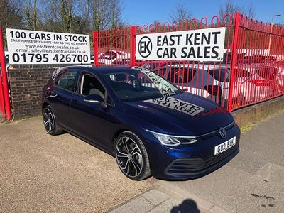 Used VW Golf VII Life 130 HP (95 kW) 2021 Blue Hatchback