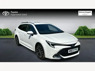 Usado Toyota Corolla Design 2023 Blanco Familiar