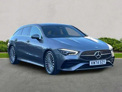 Usado Mercedes CLA220 AMG Line Premium 2025 Cinzento Sedan