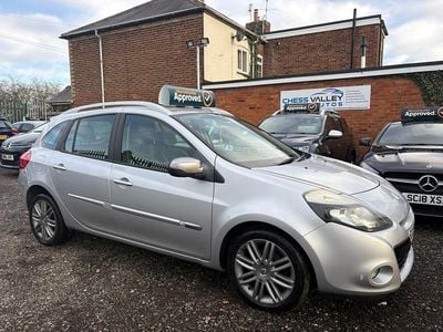 Used Renault Clio GrandTour Dynamique 111 HP (81 kW) 2012 Silver Estate
