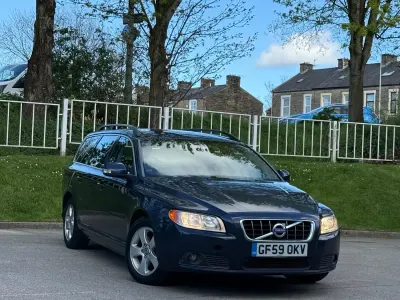 Used Volvo V70 SE 2009 Blue Estate
