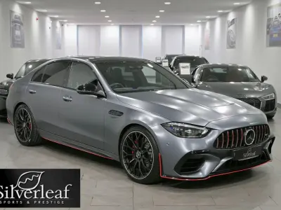 Usado Mercedes C63S AMG Premium Plus 670 HP (492 kW) 2024 Cinzento Sedan