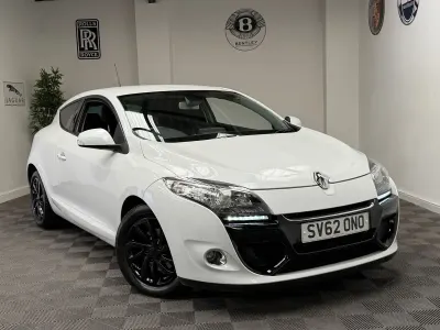 Used Renault Mégane Coupé Dynamique 110 HP (80 kW) 2012 White Coupe
