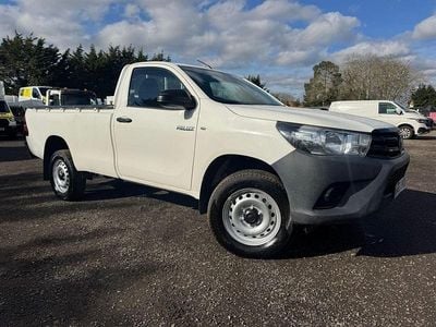 Used Toyota HiLux Active 147 HP (108 kW) 2016 White Pickup