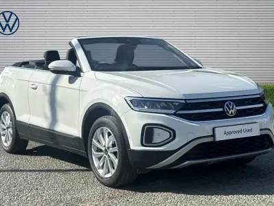 Used VW T-Roc Style 110 HP (80 kW) 2022 Pure white black SUV
