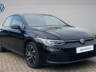 Second-hand VW Golf VIII Life 150 CP (110 kW) 2023 Hatchback