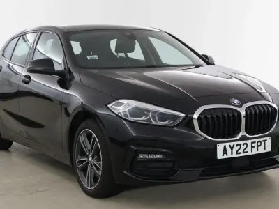 Używany BMW 118 Sport Line 134 KM (98 kW) 2022 Czarny Hatchback