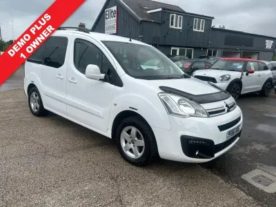 Used Citroën Berlingo Feel 100 HP (73 kW) 2016 White MPV