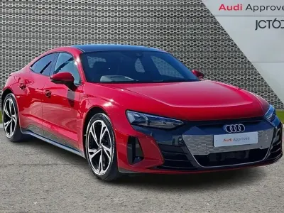 Second-hand Audi e-tron GT quattro Comfort 384 kW (523 CP) 2022 Roșu Berlinǎ