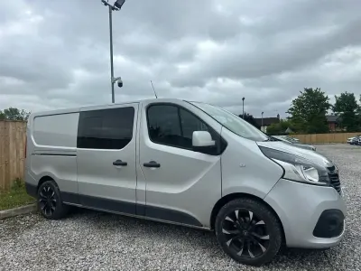 Used Renault Trafic 2017 Silver MPV