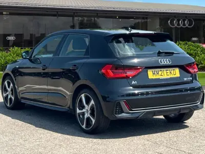 Usado Audi A1 S-Line 108 HP (79 kW) 2021 Preto SUV